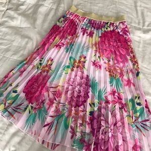 Candie's pleated skirt